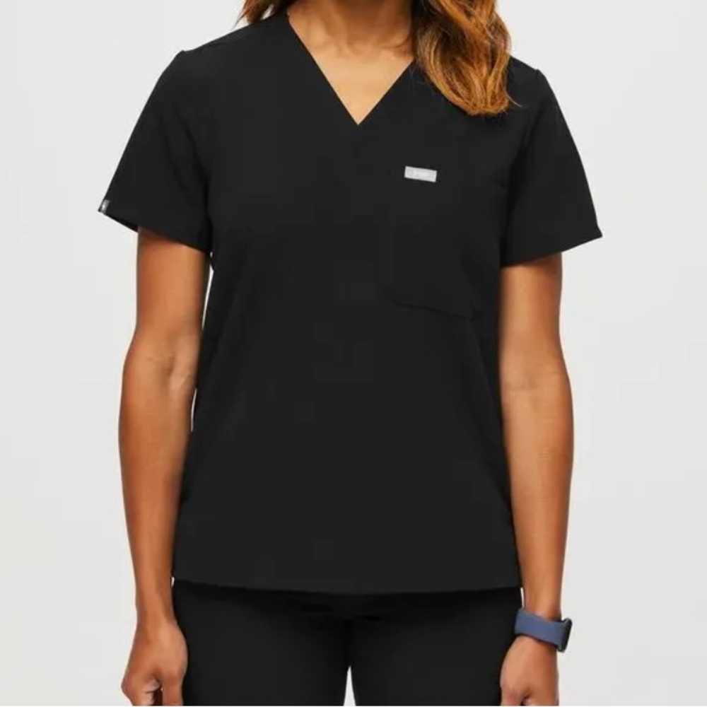 Figs Catarina One Pocket Scrub Top - Black